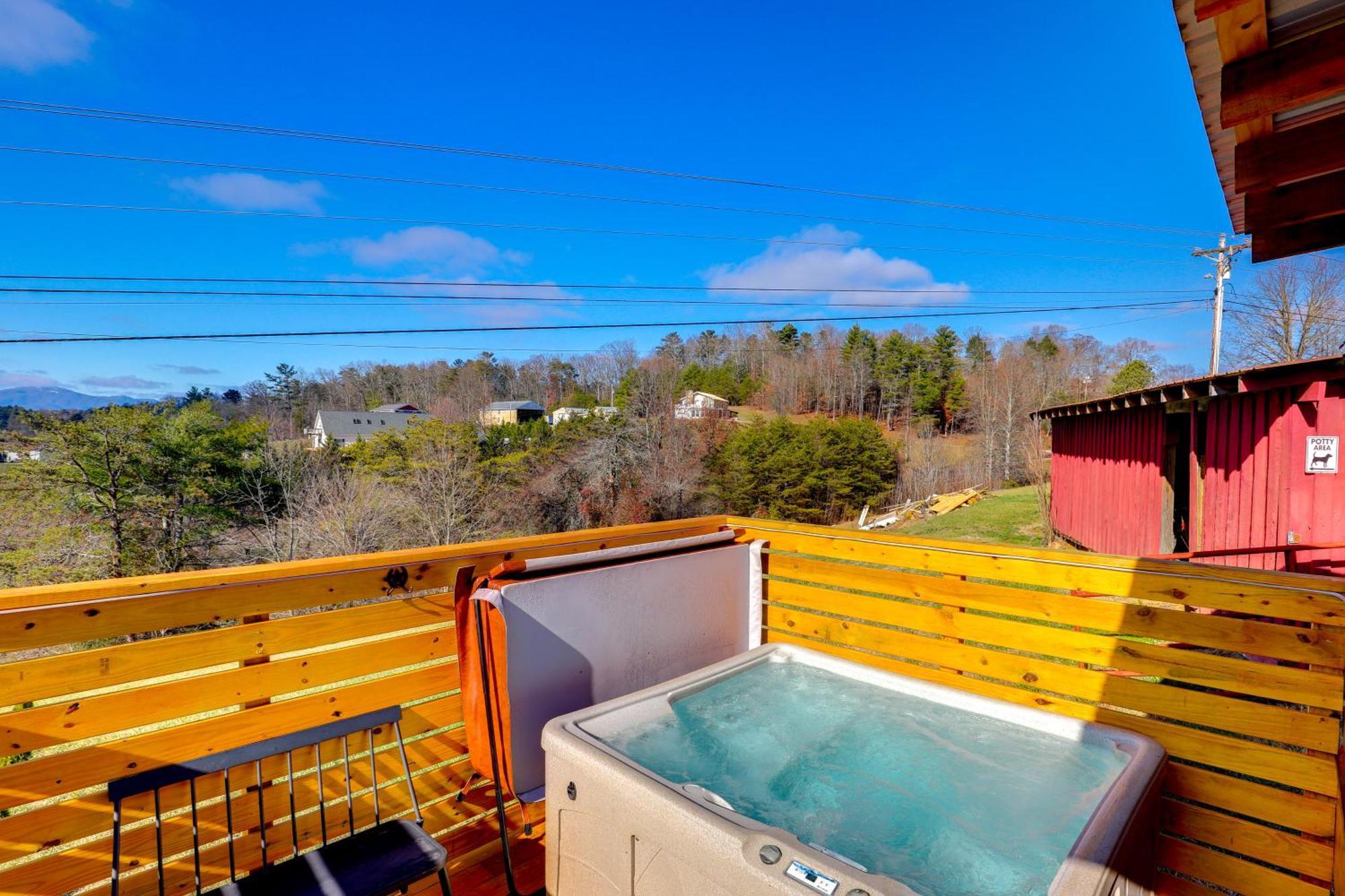 Marshall Studio With Loft, Hot Tub And Views! Exterior foto